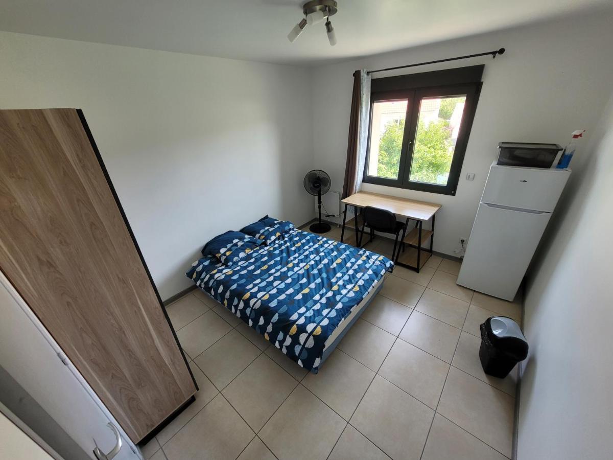 Residence De La Gare, Chambre Meublee Longjumeau Bagian luar foto